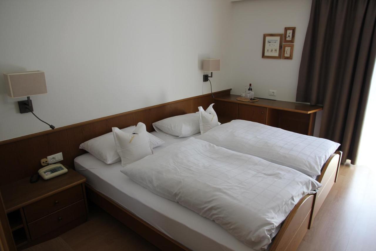 Garni Hotel Max Santa Cristina Val Gardena Exterior photo